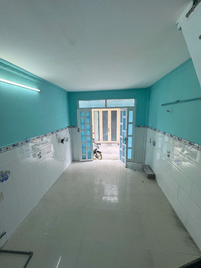 Nhà nhỏ giá yêu thương - sổ hồng riêng- ngay metro quận 12