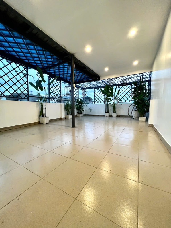 Nhà đẹp kiên cố hẻm xe hơi ngang 10m hiếm