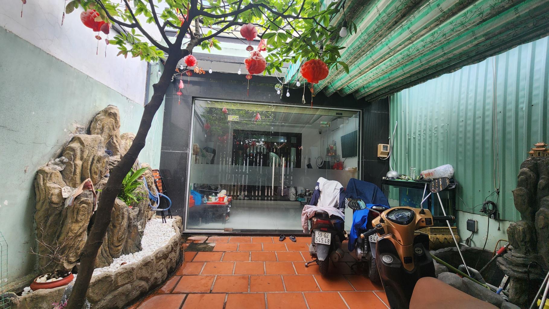 GẤP BÁN GIÁ CHỈ 6,3TỶ HẺM XE HƠI DÒNG TIỀN 10TR THÁNG , HOÀN CÔNG ĐỦ