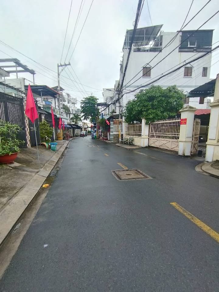 Chính chủ bán nhà mặt tiền trương thị hoa.Tân thới hiệp.quận12 vuông vức ko lôk giới