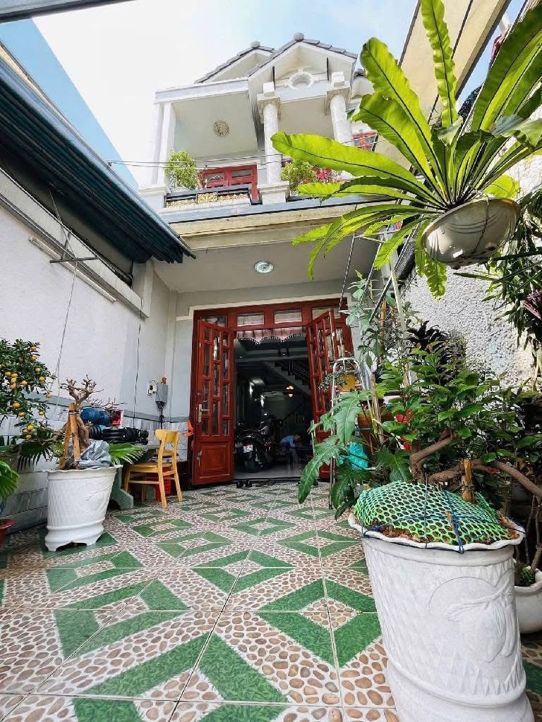 Chính chủ bán nhà mặt tiền trương thị hoa.Tân thới hiệp.quận12 vuông vức ko lôk giới