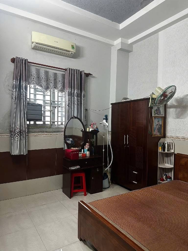 Chính chủ bán nhà mặt tiền trương thị hoa.Tân thới hiệp.quận12 vuông vức ko lôk giới