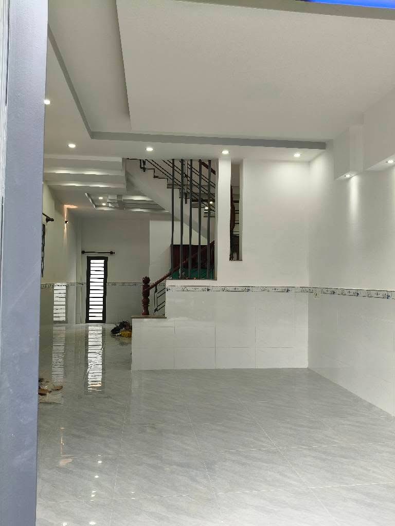 LÔ GỐC 3 MẶT TIỀN CHỈ 5,2 tỷ - HẺM XE HƠI VÀO Ở NGAY ĐƯỜNG TÂN CHÁNH HIỆP QUẬN 12