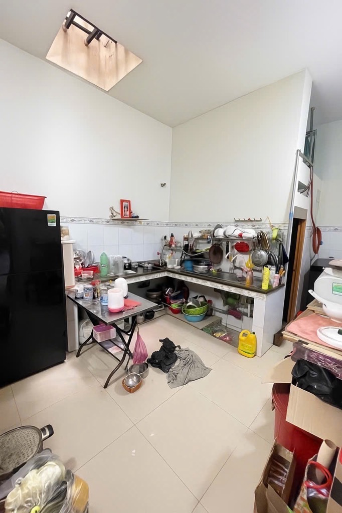 CHỦ NGỘP BÁN GẤP NHỈNH NHẸ 3tỷ  CÓ NGAY NHÀ ĐÚC TẤM 4PN