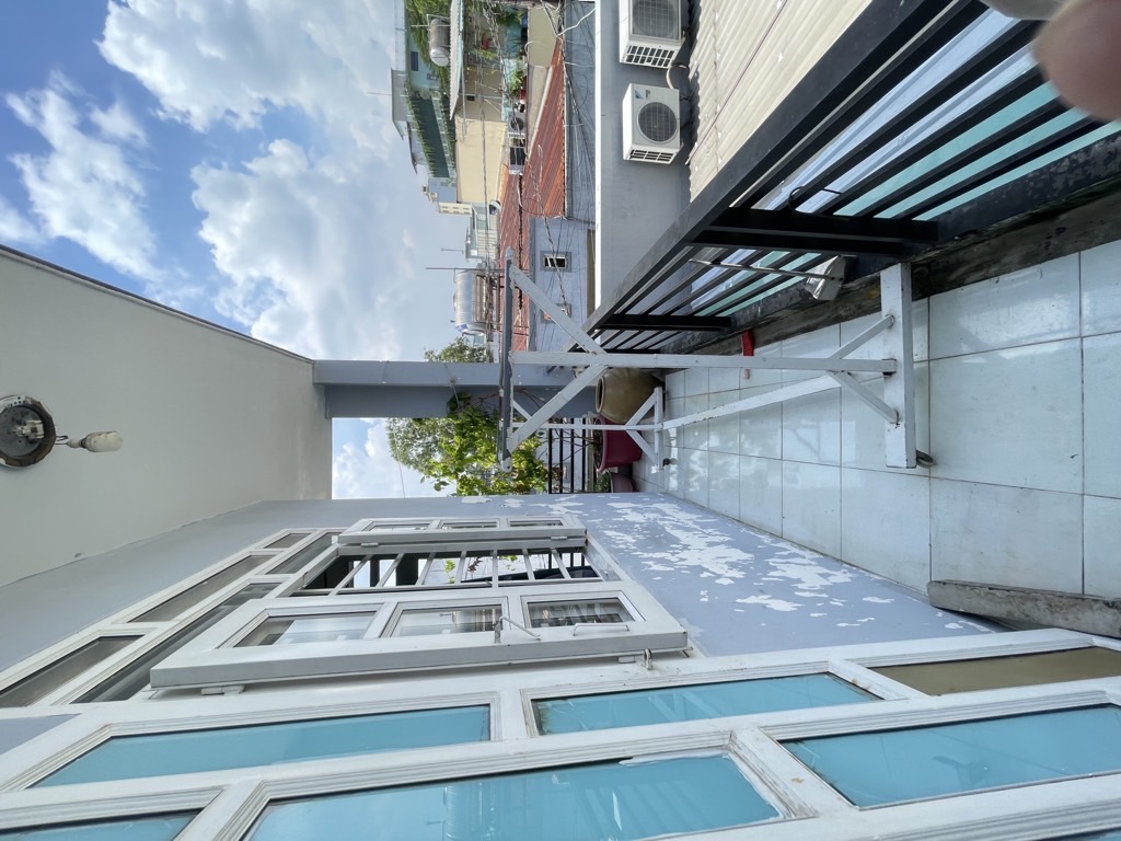 CHỦ NGỘP BÁN GẤP NHỈNH NHẸ 3tỷ  CÓ NGAY NHÀ ĐÚC TẤM 4PN