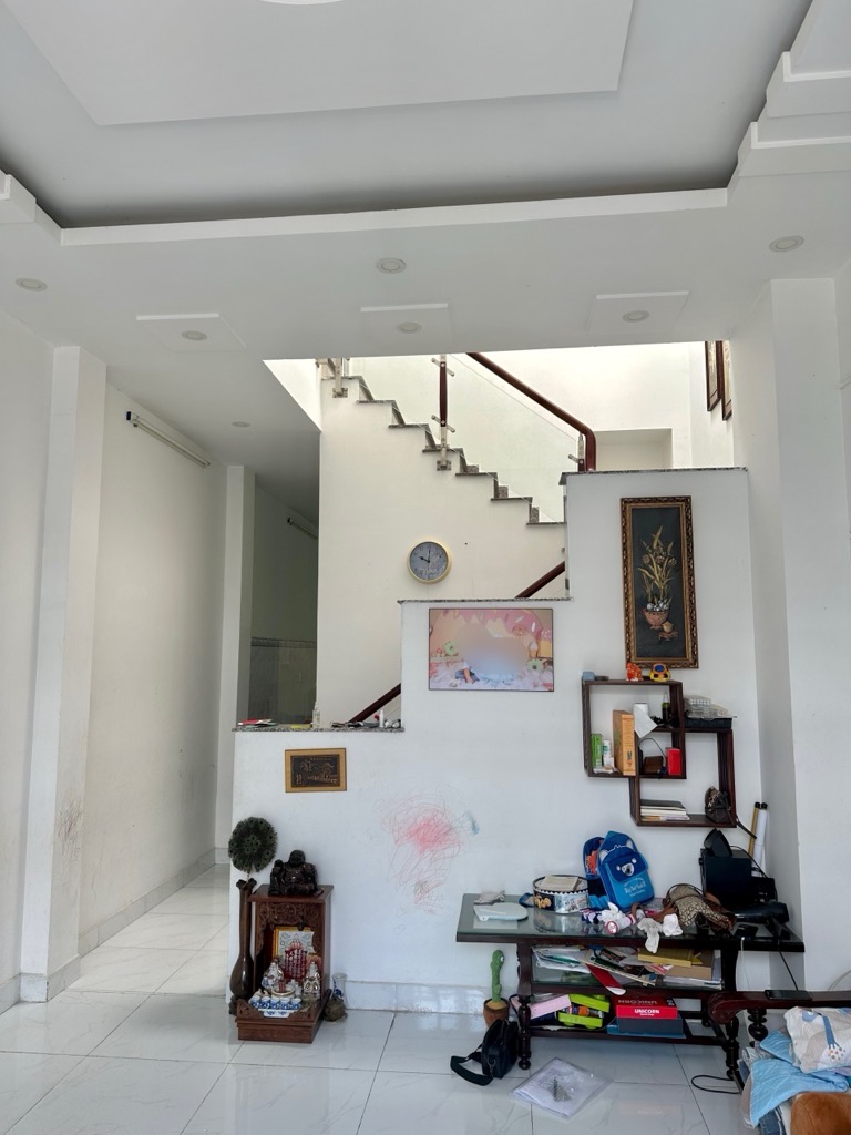 BÁN NHÀ TRONG KHU CÂN CIW TRÍ THỨC CAO