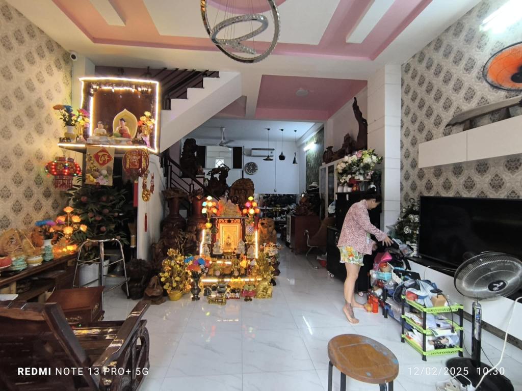 Bán nhà 3 tầng Đường Đỗ Xuân Hợp, phường Phước Long B, Quận 9, TPHCM. 89.4m², nhỉnh 6 tỷ