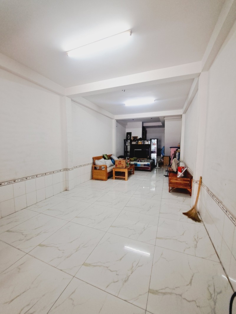 Bán nhà 4 tầng, đường Lã Xuân Oai, phường Tăng Nhơn Phú A, Quận 9, dt 52m2, nhỉnh 5 tỷ