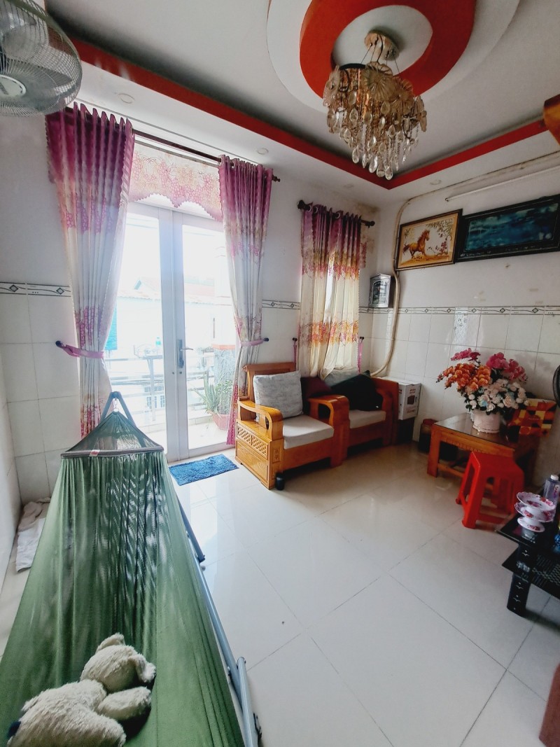 Bán nhà 4 tầng, đường Lã Xuân Oai, phường Tăng Nhơn Phú A, Quận 9, dt 52m2, nhỉnh 5 tỷ