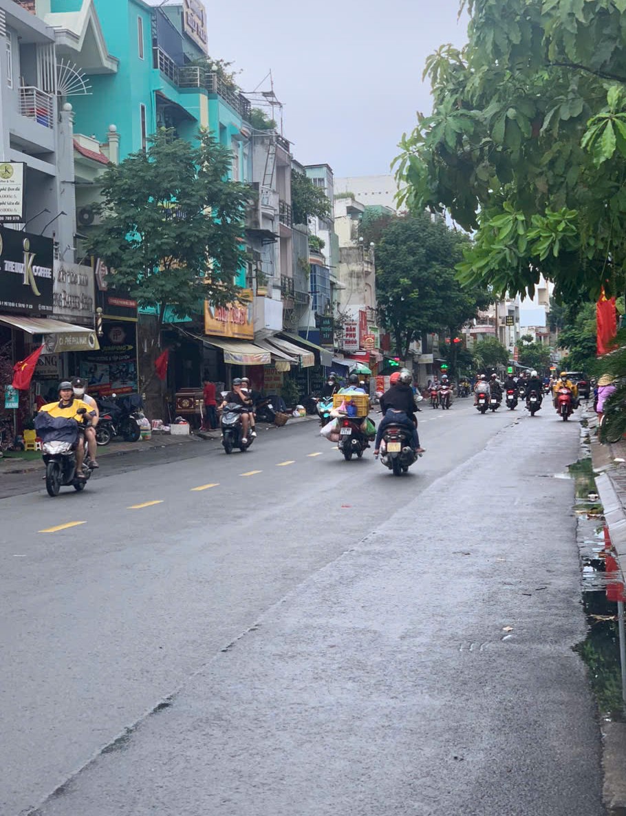 MẶT TIỀN VƯỜN LÀI, ĐỐI DIỆN NHTC ASIANA PLAZA, 4x20M, ĐANG CHO THUÊ 15TR/THÁNG, CHỈ 12,5 TỶ