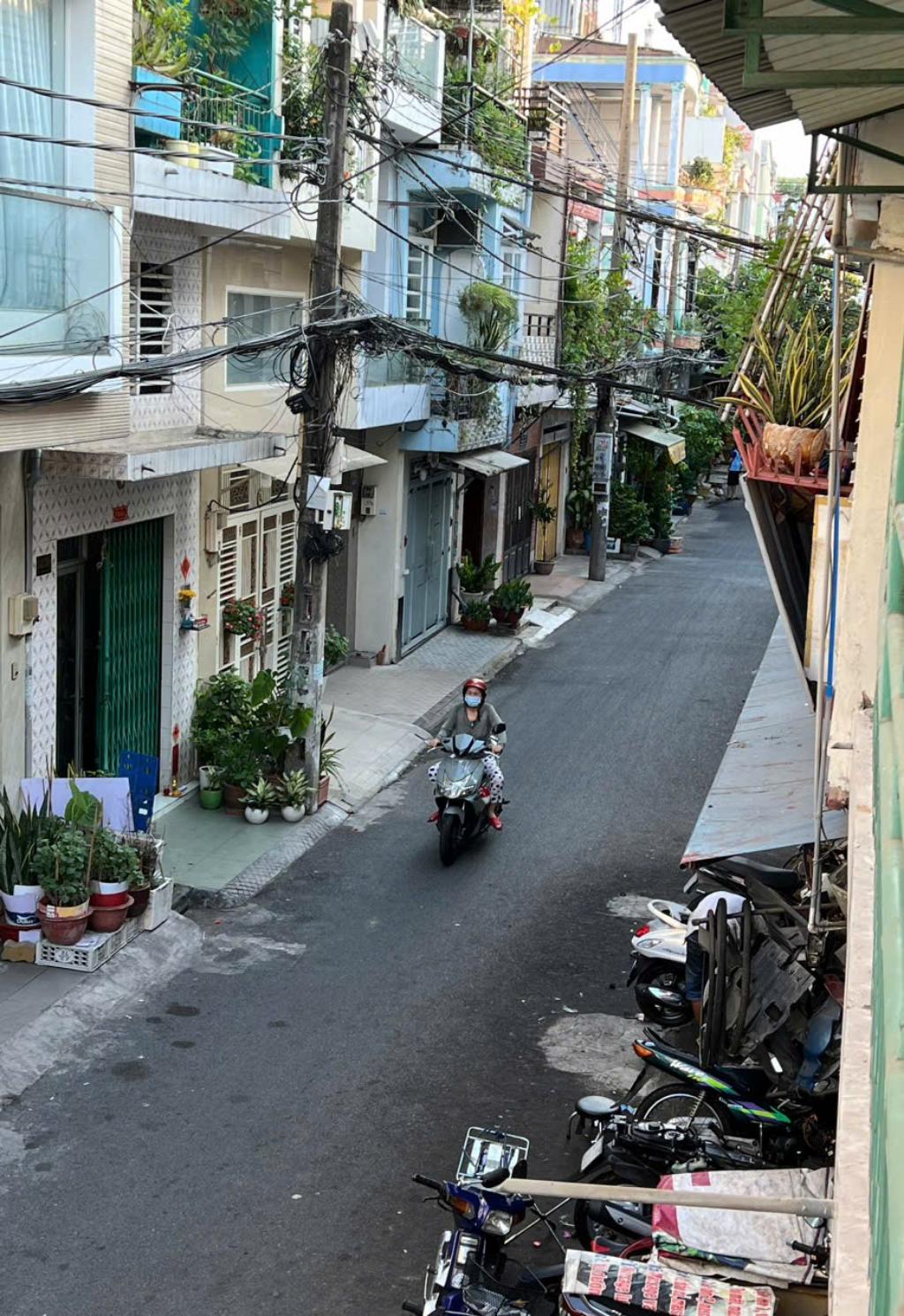 NHÀ LÔ GÓC - HẺM NHỰA 6M KINH DOANH ĐA NGÀNH - QUẬN 11 - LẠC LONG QUÂN - 3X7 - GẦN CHỢ -  GIÁ 4,08 TỶ TL .