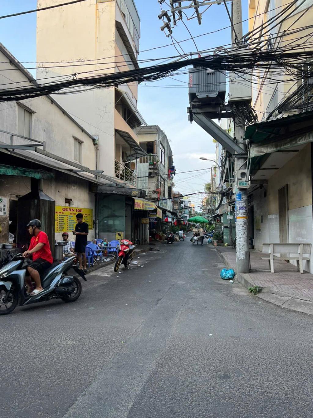 NHÀ LÔ GÓC - HẺM NHỰA 6M KINH DOANH ĐA NGÀNH - QUẬN 11 - LẠC LONG QUÂN - 3X7 - GẦN CHỢ -  GIÁ 4,08 TỶ TL .