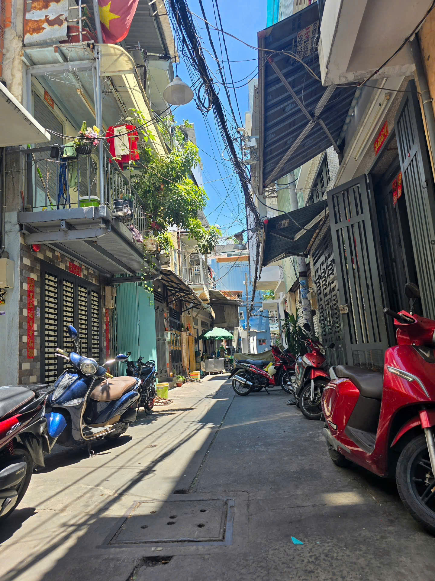 NHÀ TRUNG TÂM Q11 - ĐỘI CUNG - 30m² - GẦN CHỢ -  HẺM 4M - GIÁ 4,48 TỶ TL .