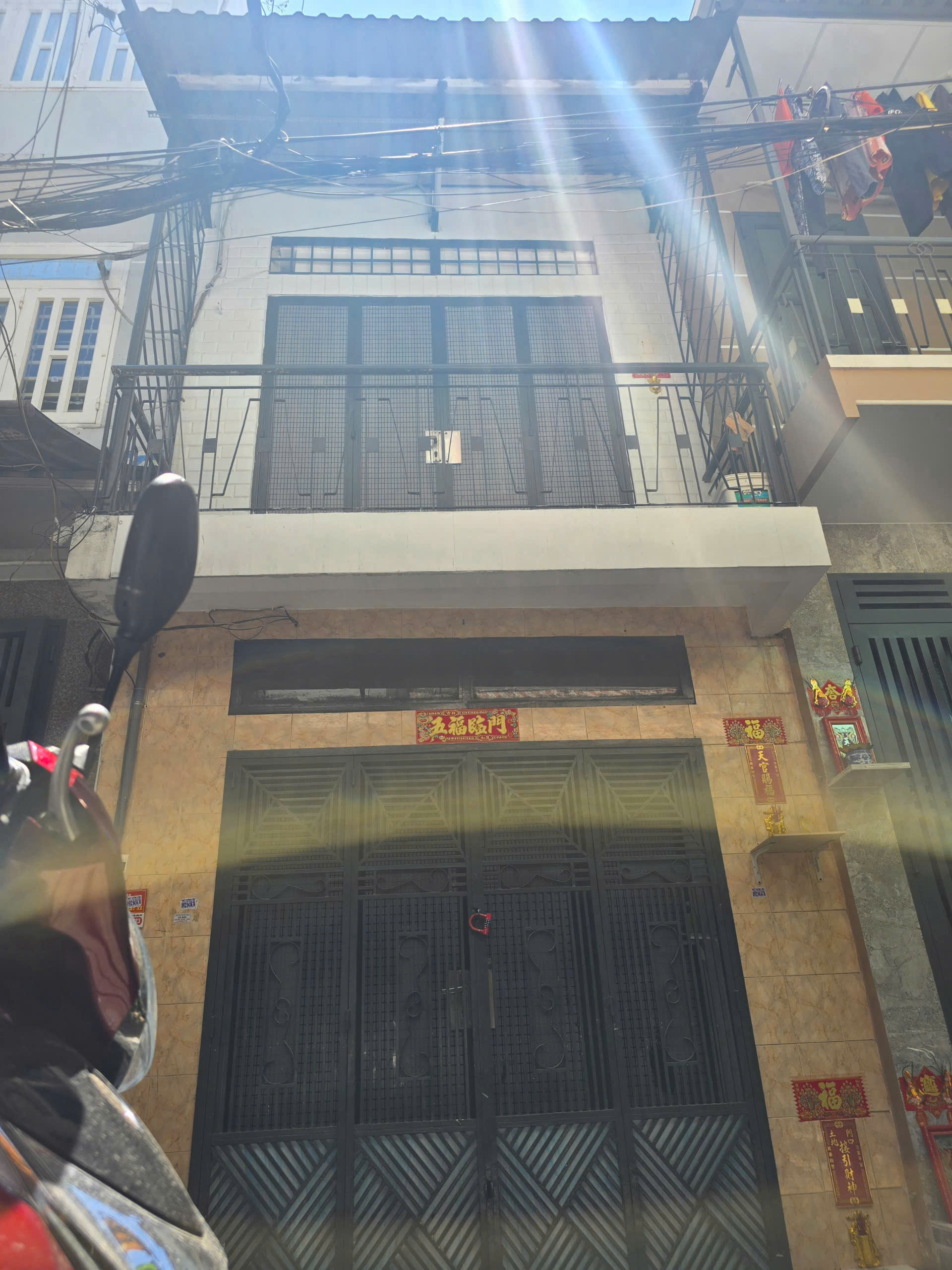 NHÀ TRUNG TÂM Q11 - ĐỘI CUNG - 30m² - GẦN CHỢ -  HẺM 4M - GIÁ 4,48 TỶ TL .