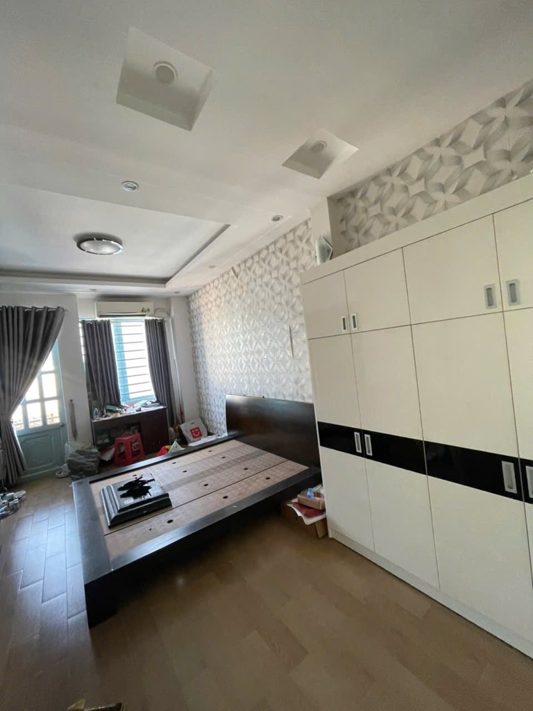 NHÀ BÁN Q11 - LẠC LONG QUÂN NGAY ĐẦM SEN - 4 TẦNG BTCT - 43M² ( 3.7 × 12M) - CHỈ 8.x  TỶ TL