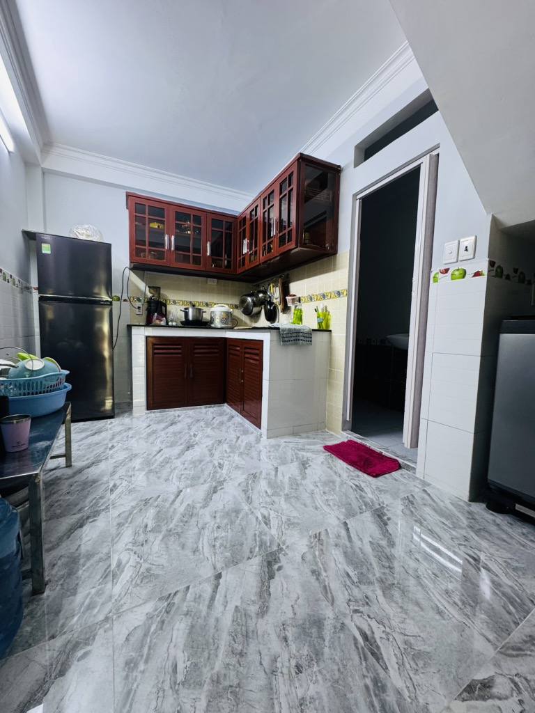 NHÀ ĐẸP Q11 VÔ Ở NGAY - ÂU CƠ - 42m² - 4 TẦNG - 4 PN -  HẺM 4M - GIÁ 5.9 TỶ TL .