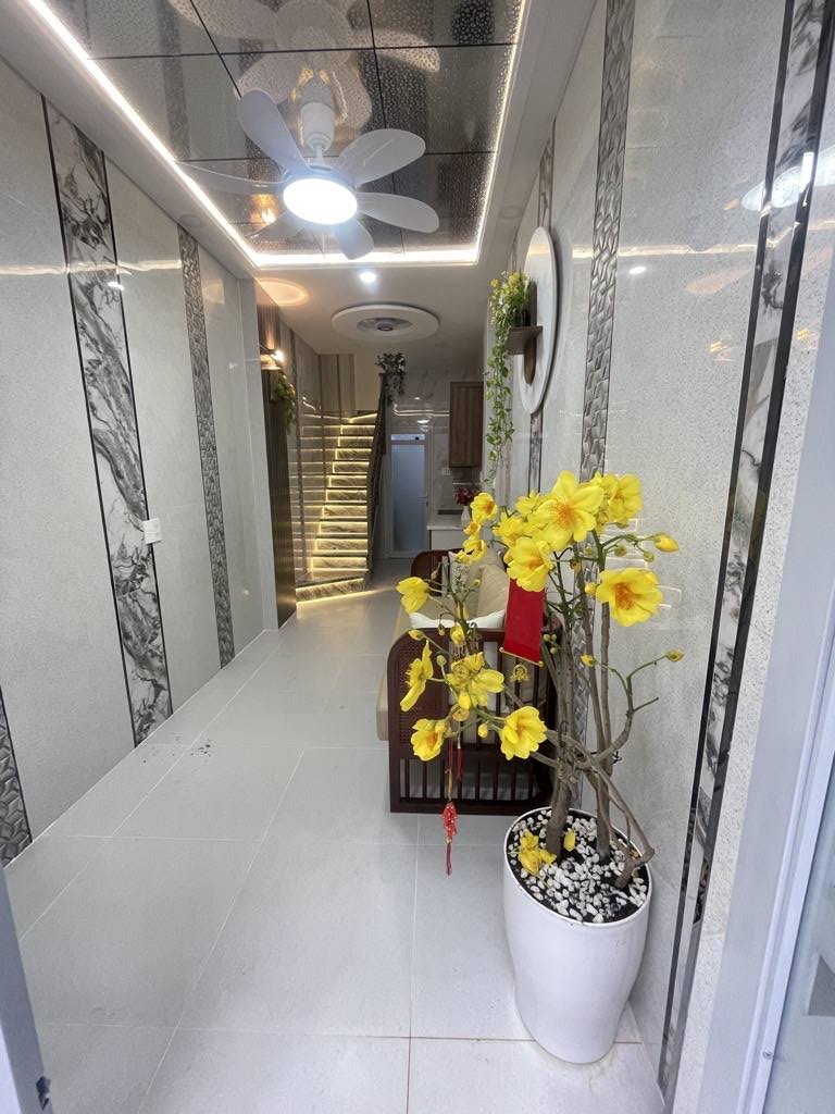 BÁN NHÀ Q11 - LÊ ĐẠI HÀNH - NGAY TRUNG TÂM - 3 TẦNG BTCT - 23M² - NHỈNH 4 TỶ TL