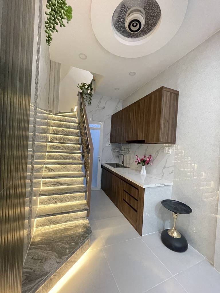 BÁN NHÀ Q11 - LÊ ĐẠI HÀNH - NGAY TRUNG TÂM - 3 TẦNG BTCT - 23M² - NHỈNH 4 TỶ TL