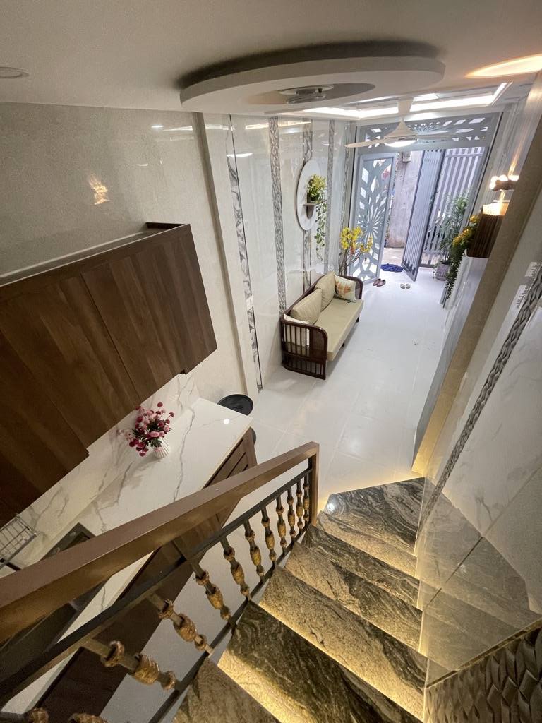 BÁN NHÀ Q11 - LÊ ĐẠI HÀNH - NGAY TRUNG TÂM - 3 TẦNG BTCT - 23M² - NHỈNH 4 TỶ TL