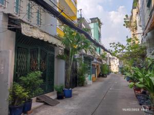 NHÀ LÔ GÓC - HẺM XE HƠI THÔNG - QUẬN 11 - PHÚ THỌ - 3.8X14 - GẦN CHỢ -  GIÁ 5,5 TỶ TL .