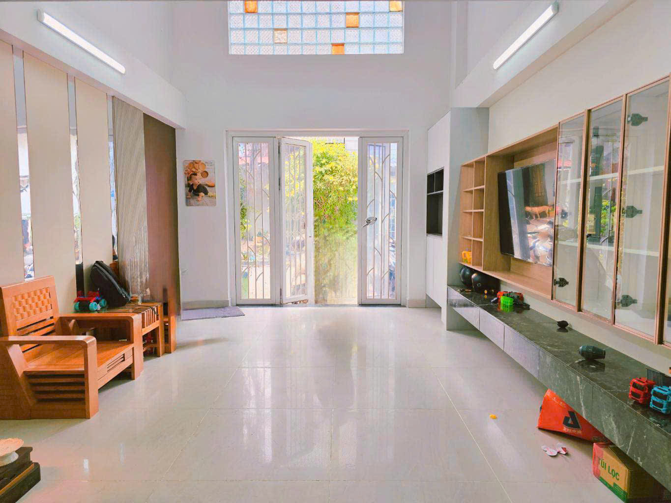 Nhà 5 Tầng Sang Trọng Kết Cấu Vững Chắc, Thông Số Đẹp, Giá Tốt 7.x Tỷ, BTT