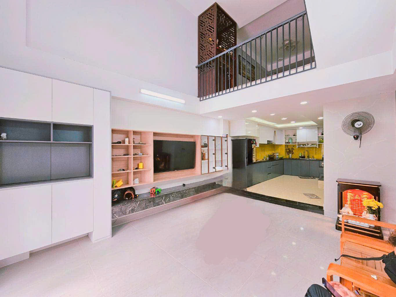 Nhà 5 Tầng Sang Trọng Kết Cấu Vững Chắc, Thông Số Đẹp, Giá Tốt 7.x Tỷ, BTT