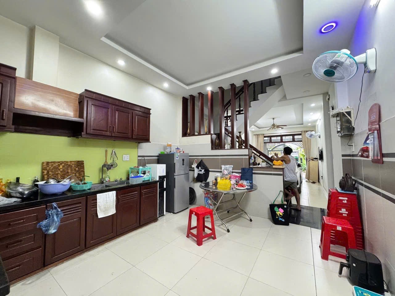 6,9 tỷ Nhà 4T đẹp HXH vô ở ngay. Gần chợ Hiệp Bình. P. Hiệp Bình Chánh