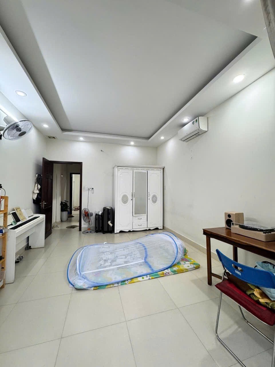 6,9 tỷ Nhà 4T đẹp HXH vô ở ngay. Gần chợ Hiệp Bình. P. Hiệp Bình Chánh