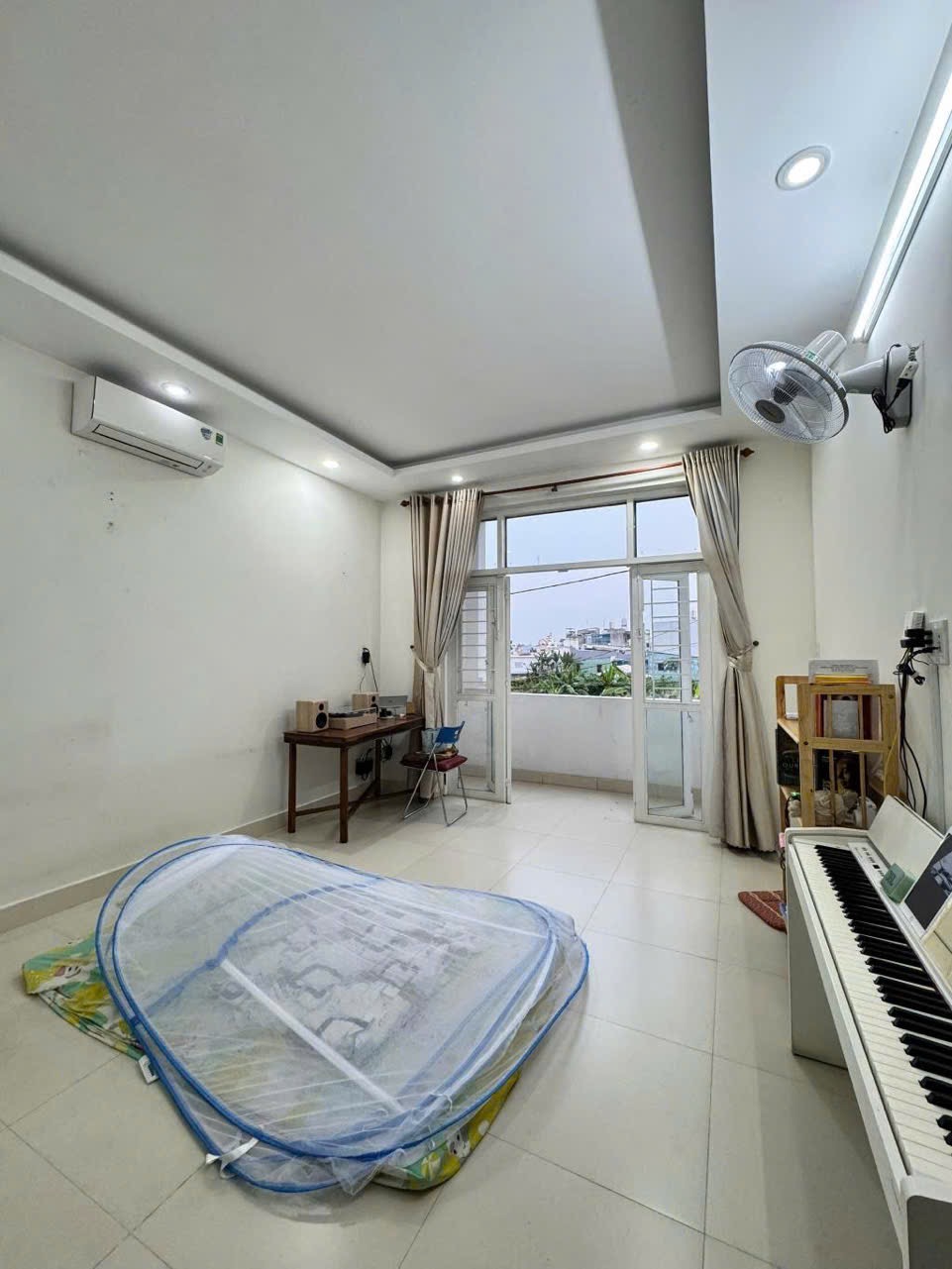 6,9 tỷ Nhà 4T đẹp HXH vô ở ngay. Gần chợ Hiệp Bình. P. Hiệp Bình Chánh