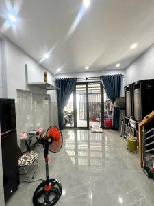 Bán gấp Nhà đẹp mặt tiền rộng hơn 5m, nở hậu, 132m2 có dòng tiền 6 phòng 22 triệu/ tháng.