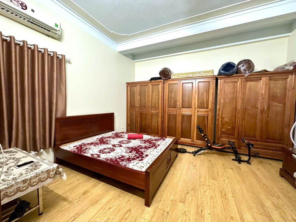 bán nhà Tân Phong, mặt tiền 5m ô tô đỗ cửa , 64m2 x 4 tầng , 9 tỷ3