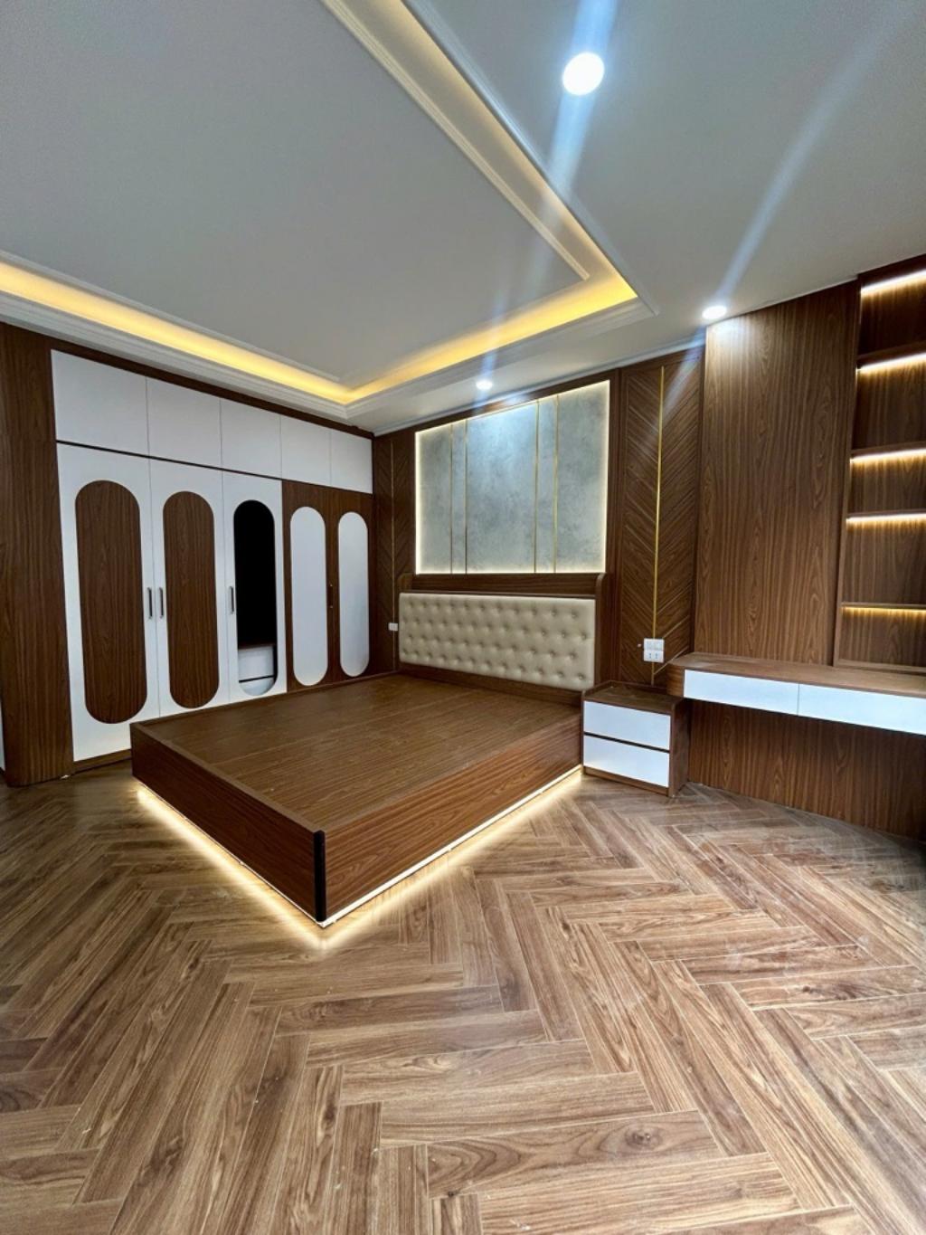 QUANG TRUNG - ĐỐNG ĐA - THANG MÁY - 6 TẦNG - THÔNG SÀN - NỘI THÂT NHẬP KHẨU 12.98TỶ/39M