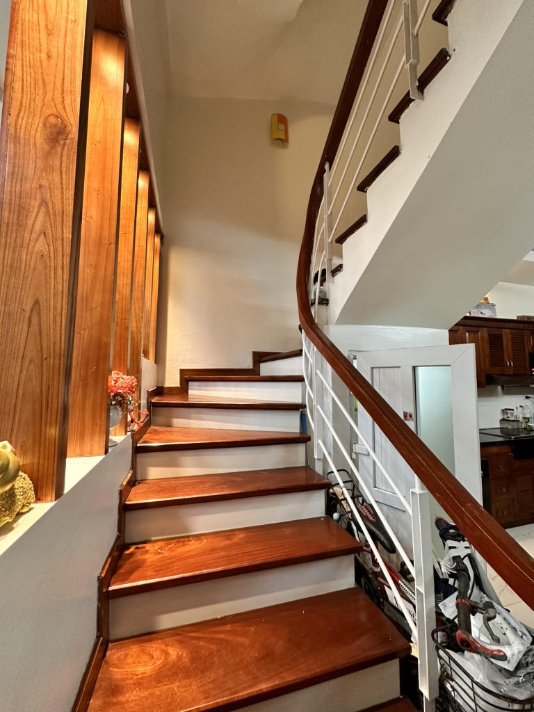 9.3TỶ 46M2 5TẦNG HOÀNG HOA THÁM NỘI THẤT KHỦNG Ở NGAY