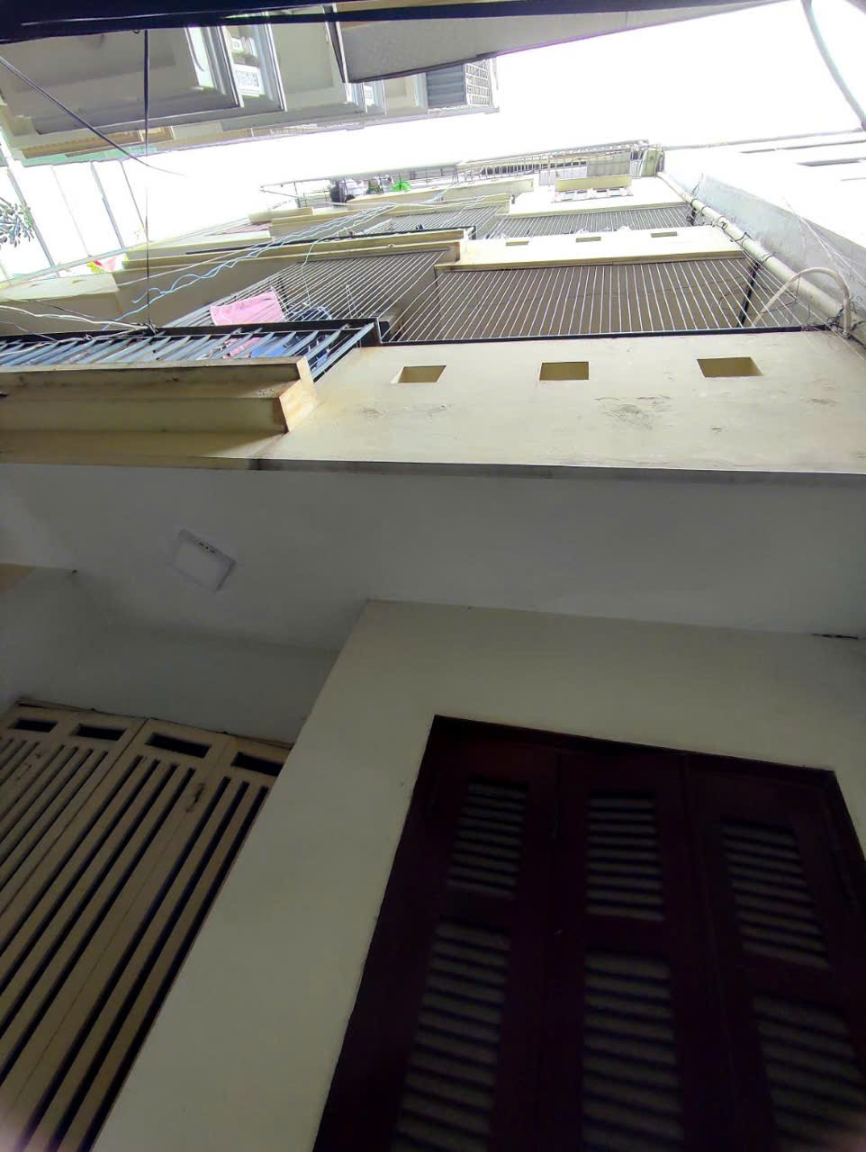 YÊN HÒA CẦU GIẤY 30M GIÁ 6.2 TỶ CHÍNH CHỦ XÂY NỞ HẬU 8CM