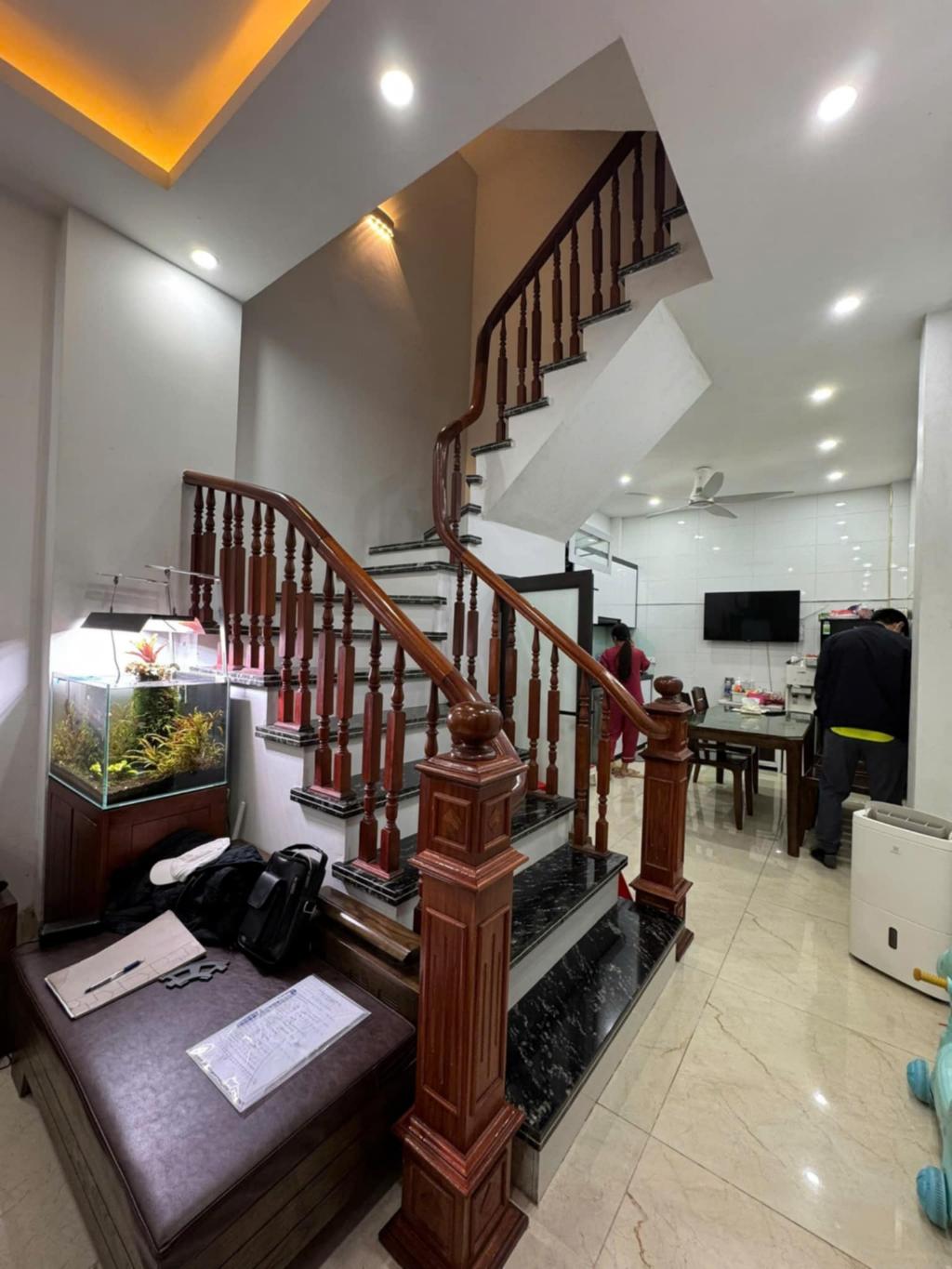 CHỈ CẦN BỎ RA 8 TỶ CÓ NGAY NHÀ ĐẸP TẠI NGÃ TƯ CÂU GIẤY DT LÊN ĐẾN 38M2