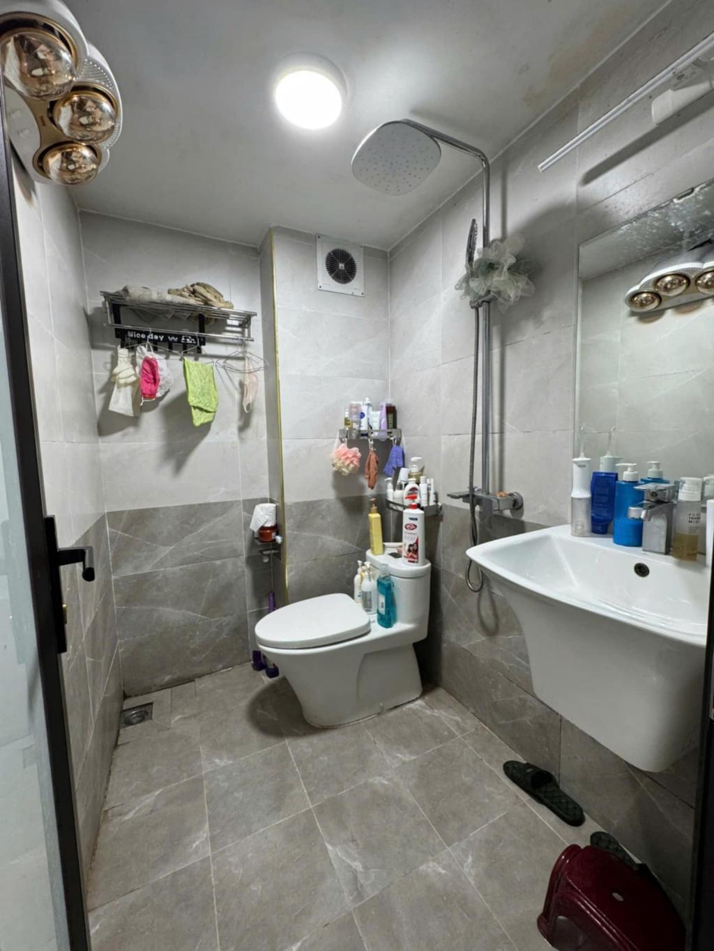 CHỈ CẦN BỎ RA 8 TỶ CÓ NGAY NHÀ ĐẸP TẠI NGÃ TƯ CÂU GIẤY DT LÊN ĐẾN 38M2