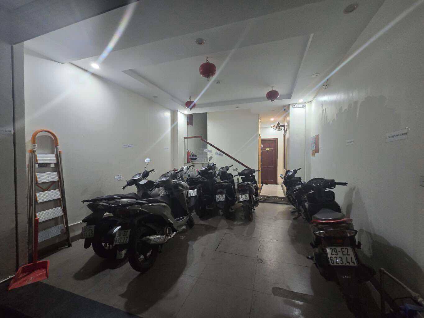 Bán CHDV tại Quan Hoa, Cầu Giấy, Hà Nội 12.9 tỷ, 60m2, PCCC đầy đủ, VF3 tận cổng, Thang Máy Vù