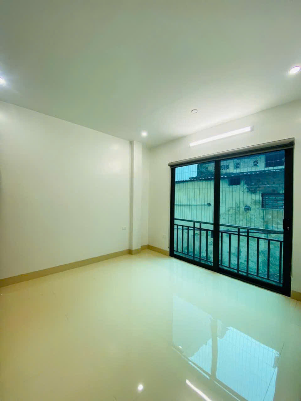 BÁN NHÀ TRẦN QUỐC VƯỢNG DIỆN TÍCH 56M GIÁ 11 TỶ 6 TẦNG NỞ HẬU THANG MÁY