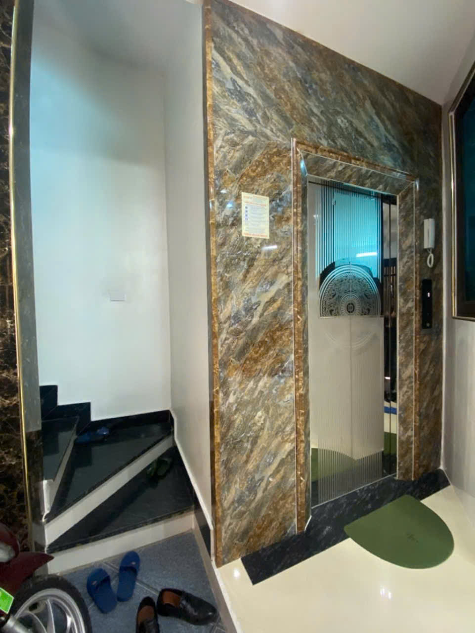 BÁN NHÀ TRẦN QUỐC VƯỢNG DIỆN TÍCH 56M GIÁ 11 TỶ 6 TẦNG NỞ HẬU THANG MÁY