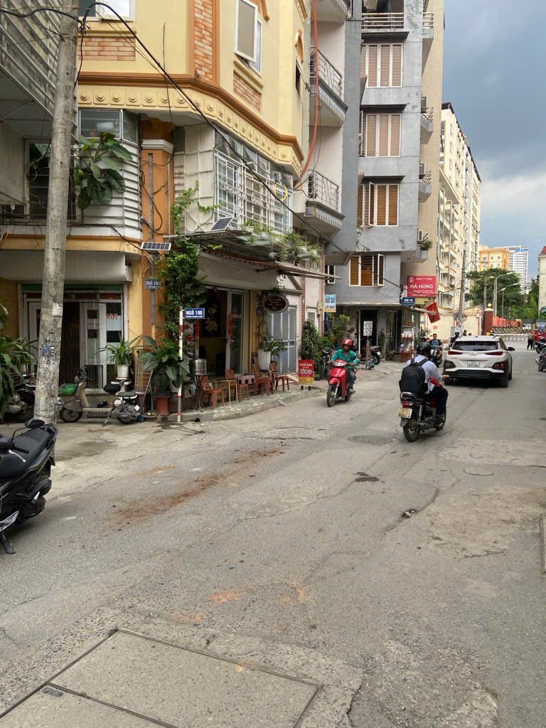 BÁN NHÀ ĐƯỜNG 800A CẦU GIẤY 45M2 GIÁ 8 TỶ