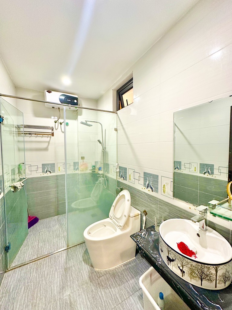 BÁN NHÀ TRẦN THÁI TÔNG DIỆN TÍCH 55M GIÁ 10.9 TỶ 6 TẦNG NỞ HẬU THANG MÁY