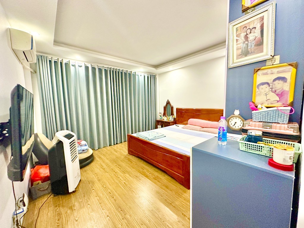 BÁN NHÀ TRẦN THÁI TÔNG DIỆN TÍCH 55M GIÁ 10.9 TỶ 6 TẦNG NỞ HẬU THANG MÁY