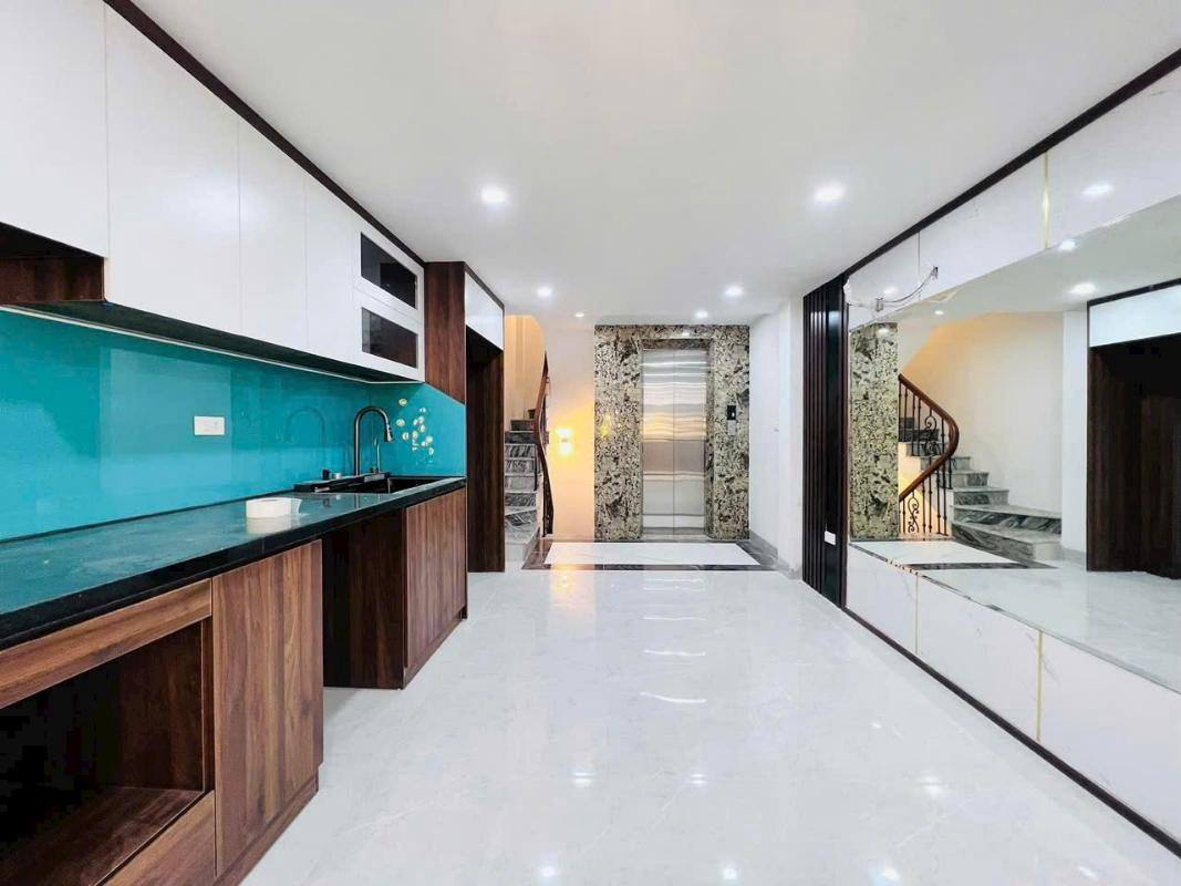 10 TỶ CÓ NGAY NHÀ ĐẸP TẠI NGÃ TƯ CÂU GIẤY DT LÊN ĐẾN 45M2