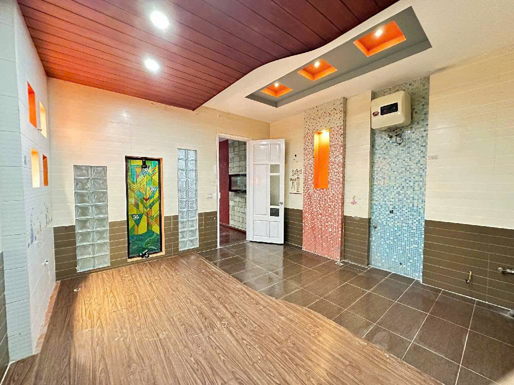 DƯƠNG QUẢNG HÀM 13.8TỶ 70M2 NHÀ DÂN XÂY KHUNG CỘT 7 TẦNG Ở NGAY