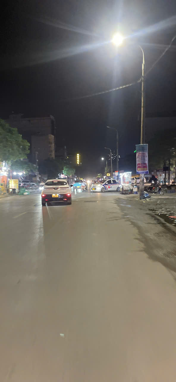 BÁN NHÀ PHÂN LÔ, Ô TÔ TRÁNH, KINH DOANH ĐỈNH TRUNG TÂM CẦU GIẤY DÒNG TIỀN 300TR/NĂM