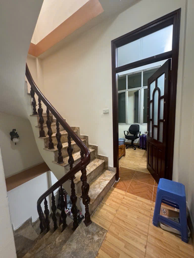 8.5 tỷ TRUNG TÂM CẦU GIẤY 40M2, 100M RA ĐƯỜNG LỚN, NGÕ THÔNG, MẶT TIỀN RỘNG, SỔ VUÔNG A4