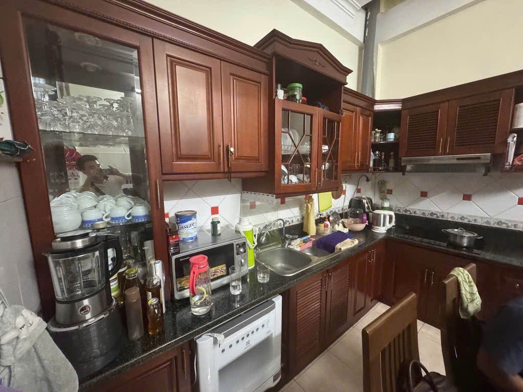 8.5 tỷ TRUNG TÂM CẦU GIẤY 40M2, 100M RA ĐƯỜNG LỚN, NGÕ THÔNG, MẶT TIỀN RỘNG, SỔ VUÔNG A4