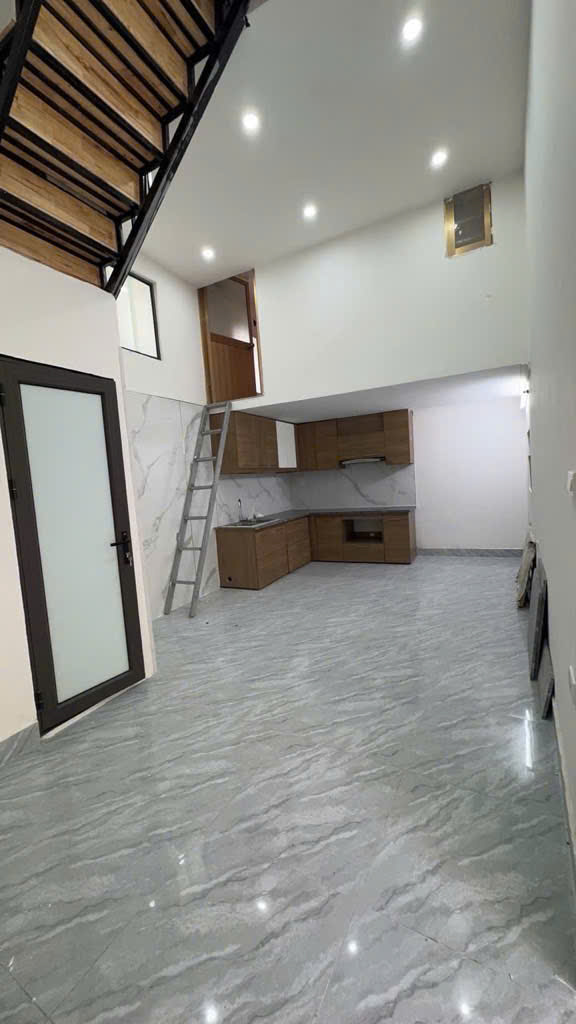 BÁN GẤP CĂN NHÀ 60M2 GIÁ 9 TỶ ĐƯỜNG HOÀNG QUỐC VIỆT, SỔ ĐỎ VUÔNG TỜ A4