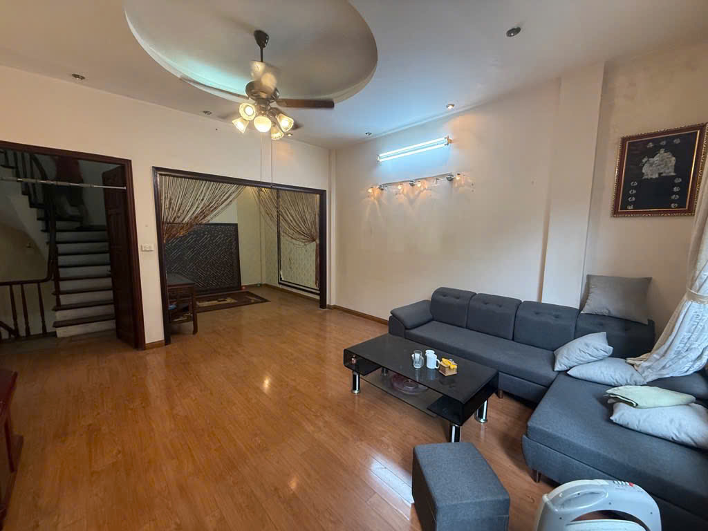 CẦU GIẤY - NHÀ ĐẸP 5 TẦNG, 50M2, NHỈNH 10 TỶ BÉ - VÀO Ở NGAY!