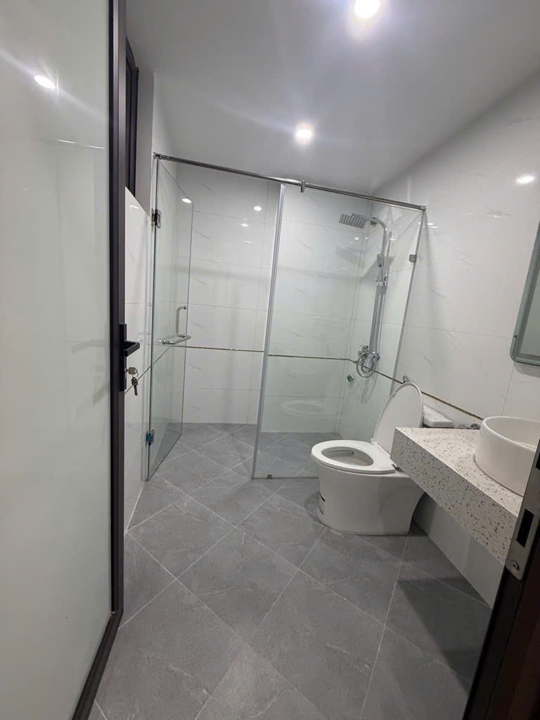 BÁN GẤP NHÀ RIÊNG NGUYỄN KHANG THÔNG CẦU GIẤY - 6 TẦNG MỚI KENG - CÁCH MẶT PHỐ CHỈ VÀI BƯỚC CHÂN!